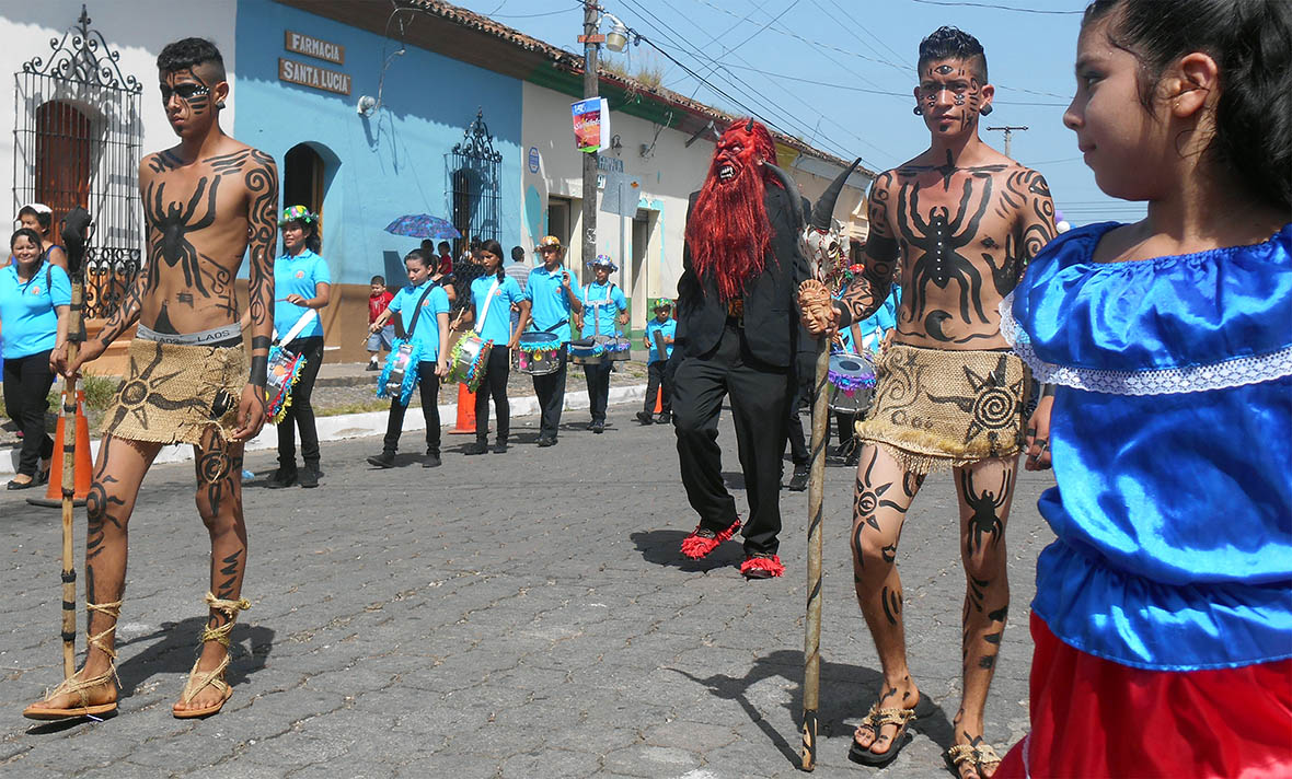 Desfile en Suchitoto El Salvador
