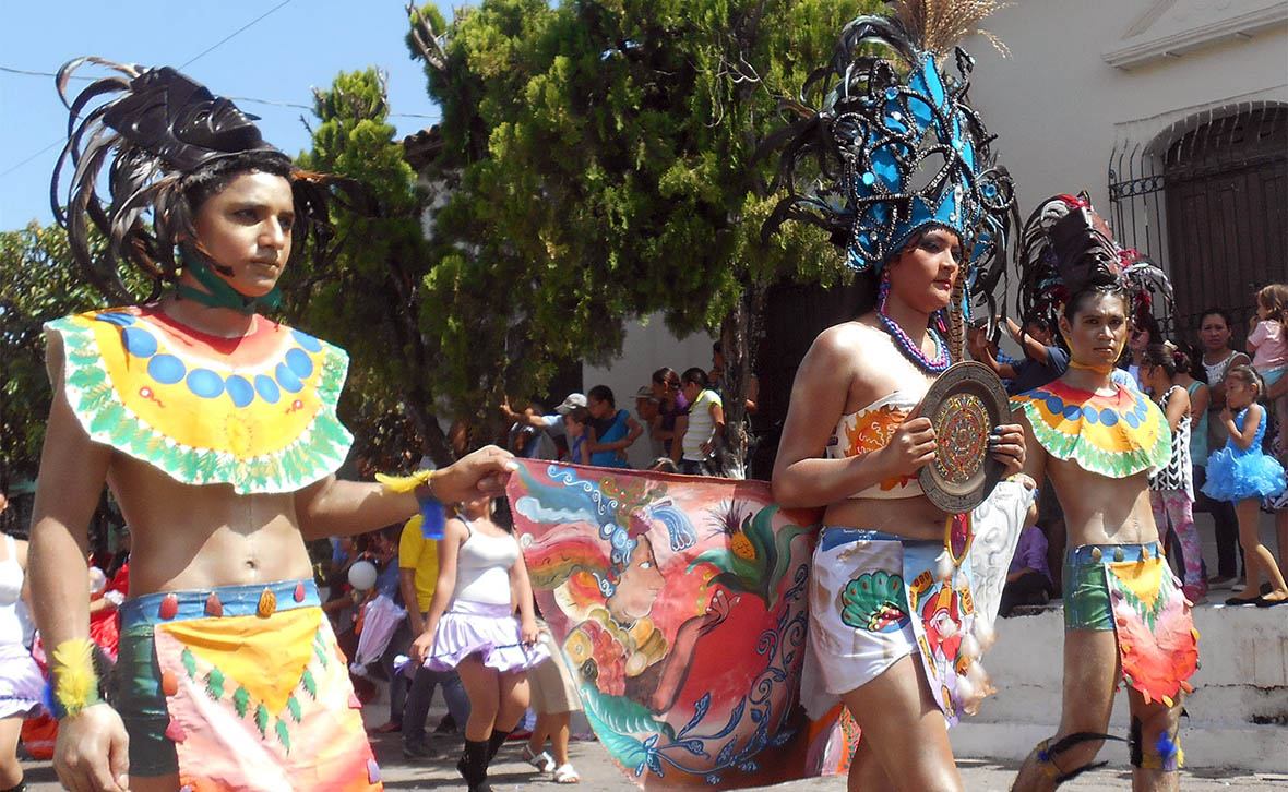 Estatua viviente en Suchitoto Salvador