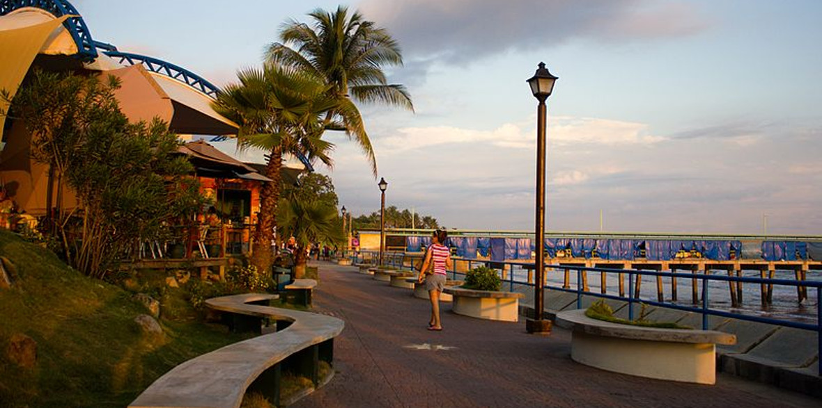 Paseo marítimo de La Libertad en El Salvador