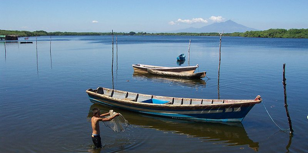 Barcos en la bahía de El Salvador