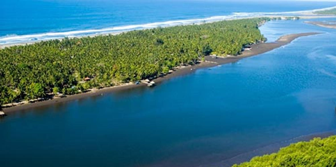 Barra Santiago en El Salvador
