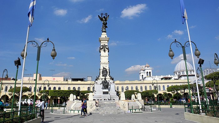 Cosas_para_ver_y_hacer_en_San_Salvador_El_Salvador_Central_America_Davidsha